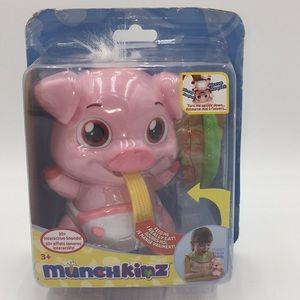 Munchkinz Pickles The Piggy Interactive Toy Pink 30+ Crunchin' Munchin' Sounds